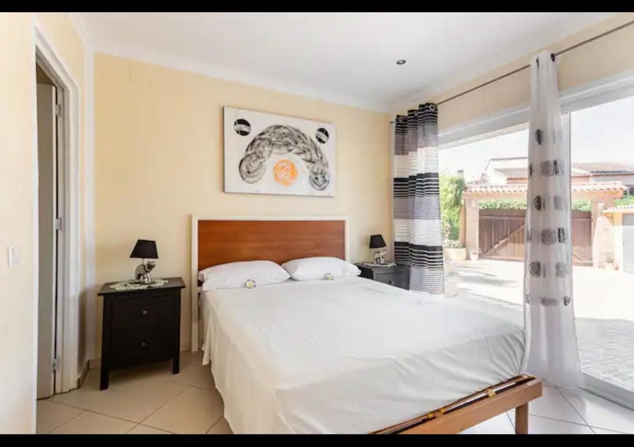 Villa Eva Asiana Guesthouse With Shared Pool เบนิสซา ภายนอก รูปภาพ